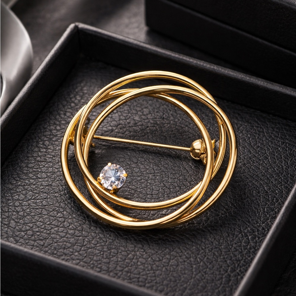 Source Unknown Gold Circular Brooch with Crystal